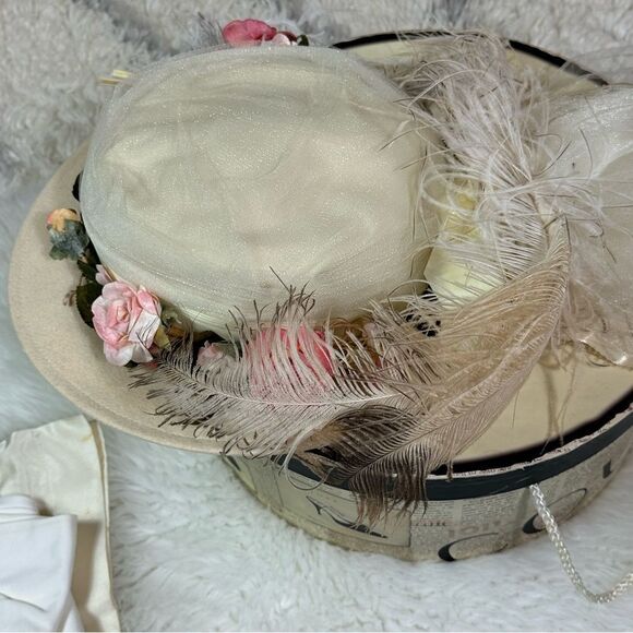 VINTAGE and elegant Cream Floral wool Hat with Veil main image 6